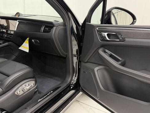 New 2026 Porsche Macan GTS image 24