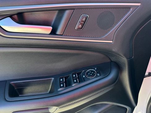 Used 2024 Ford Edge SEL image 37