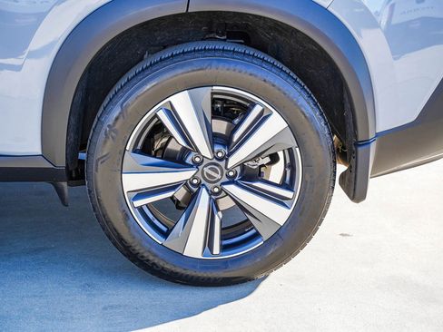 Used 2023 Nissan Rogue SL image 6