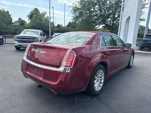 Used 2014 Chrysler 300 RWD image 5