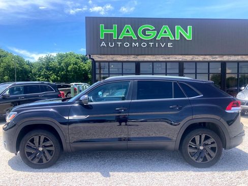 Used 2023 Volkswagen Atlas Cross Sport SE w/ Black Wheel Package AWD/4WD image 26