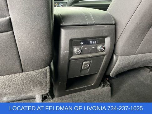 Used 2023 Chevrolet Traverse LT FWD image 20