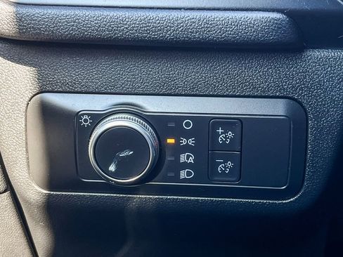 Used 2021 Ford Escape SE w/ SE Sport Appearance Package image 44