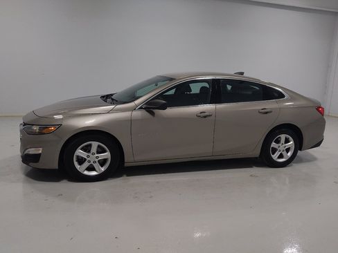 Used 2022 Chevrolet Malibu LS FWD image 2