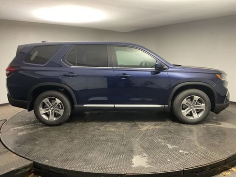 New 2025 Honda Pilot EX-L image 8