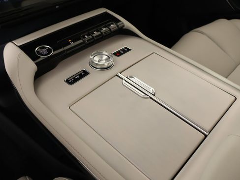 New 2026 Lincoln Navigator Premiere AWD/4WD image 9