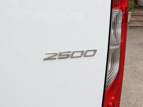Used 2025 Mercedes-Benz Sprinter 2500 image 43
