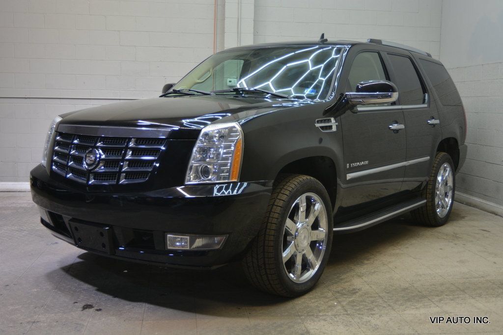 Used 2007 Cadillac Escalade AWD w/ Climate Package image 2