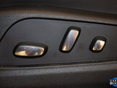 Used 2025 Cadillac XT5 Premium Luxury image 21