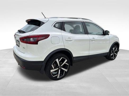 Certified 2021 Nissan Rogue Sport SL w/ Premium Package FWD image 8