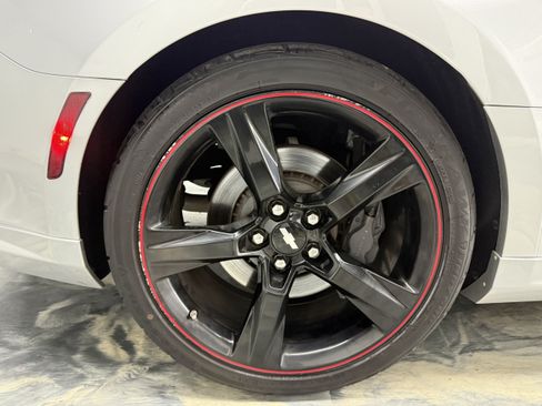 Used 2016 Chevrolet Camaro SS RWD image 26