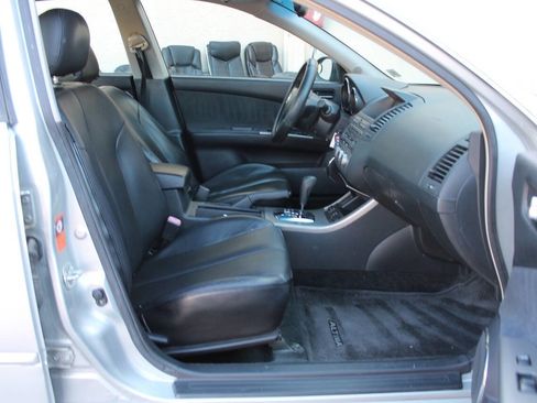 Used 2005 Nissan Altima 3.5 SE w/ (X02) Navigation Pkg image 19