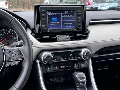 Certified 2022 Toyota RAV4 XLE Premium AWD/4WD image 7