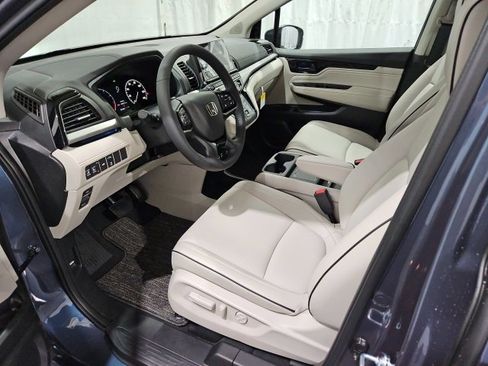 New 2026 Honda Odyssey Touring image 10