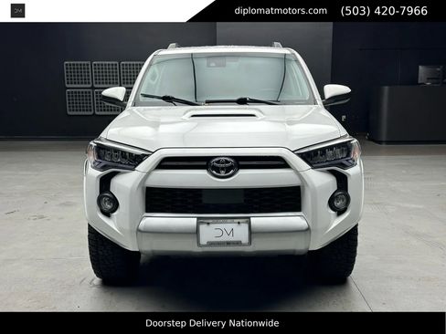 Used 2020 Toyota 4Runner TRD Off-Road image 11