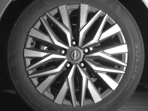 Used 2024 Nissan Altima 2.5 SV image 12