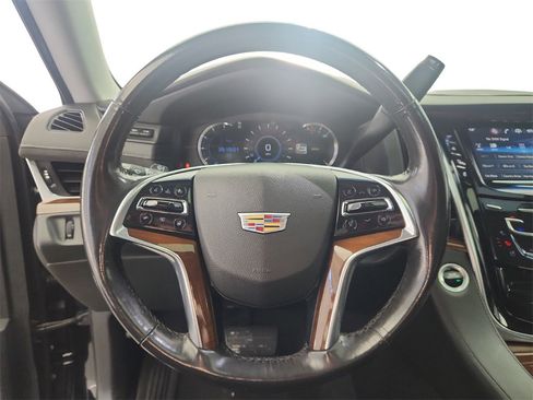 Used 2019 Cadillac Escalade Luxury image 15