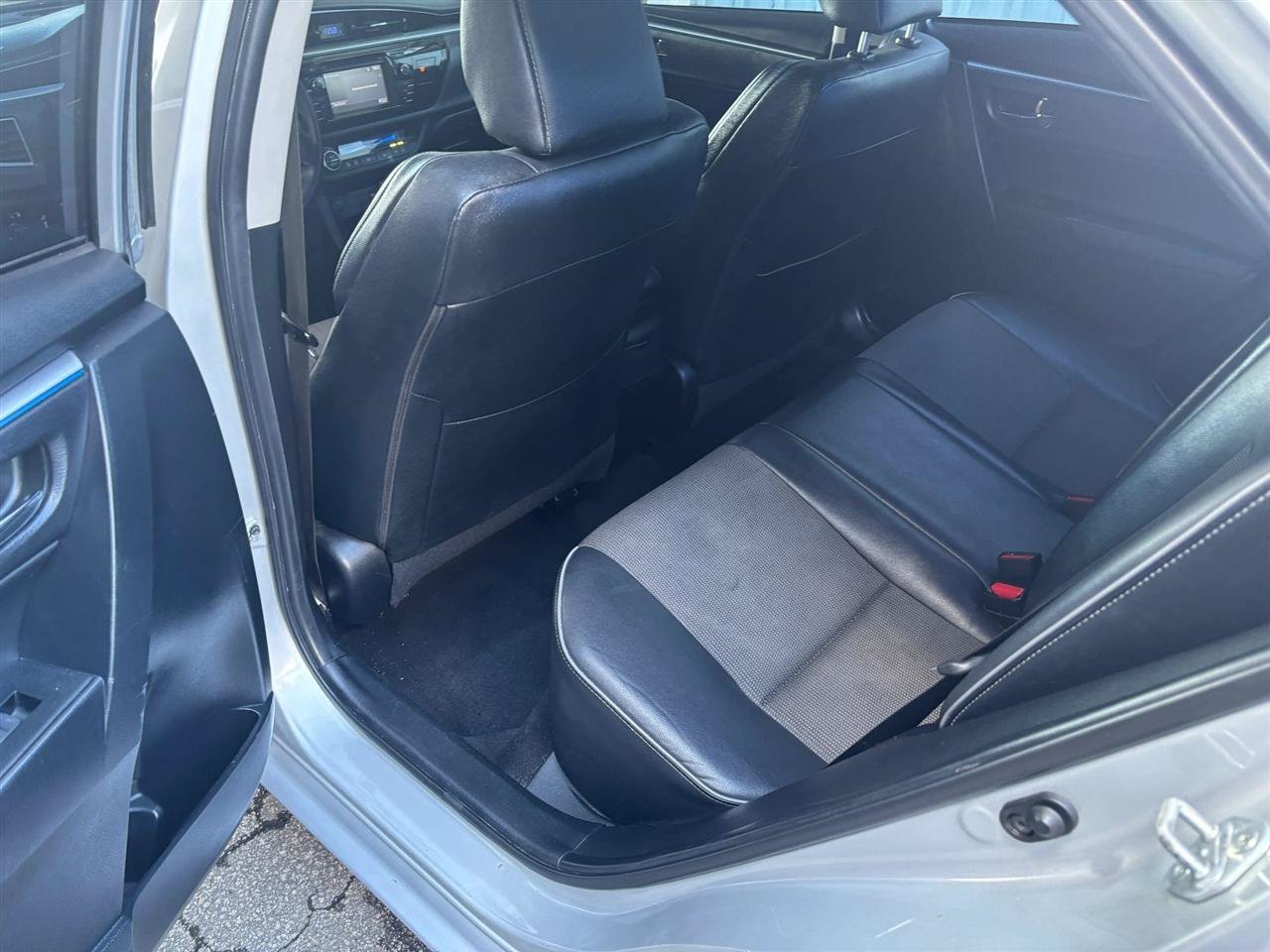 Used 2015 Toyota Corolla S FWD image 10
