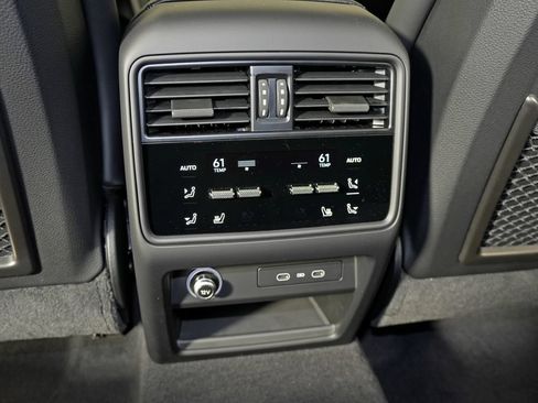 New 2026 Porsche Cayenne Coupe AWD/4WD image 38