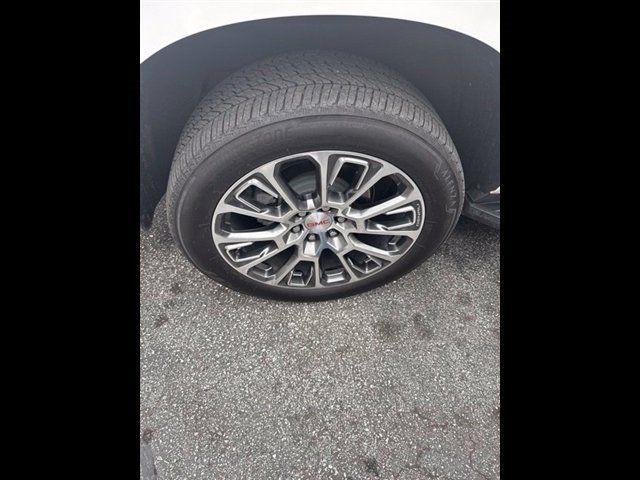Used 2025 GMC Yukon Denali w/ LPO, Floor Liner Package AWD/4WD image 18