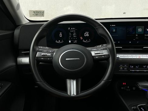 Used 2025 Hyundai Kona SEL image 34