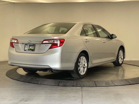 Used 2012 Toyota Camry XLE w/ Leather Pkg FWD image 5