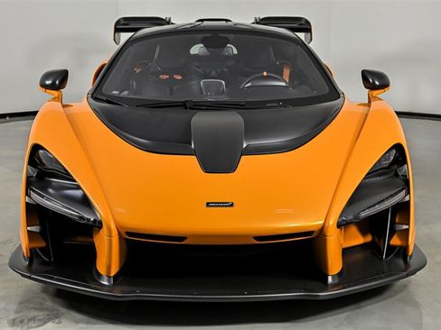 Used 2019 McLaren Senna RWD image 8