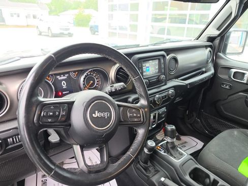 Used 2019 Jeep Wrangler Sport AWD/4WD image 9