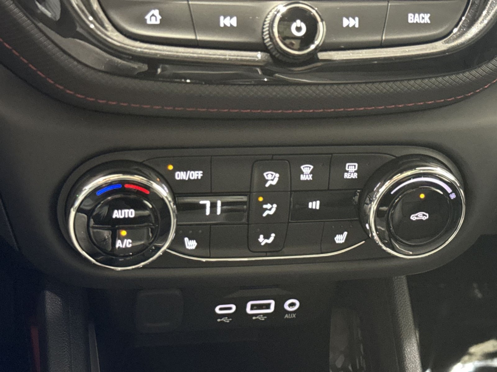 Used 2023 Chevrolet TrailBlazer RS w/ Sun and Liftgate Package AWD/4WD image 22