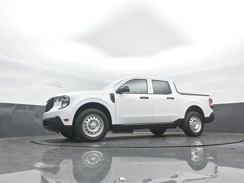 New 2025 Ford Maverick XL image 26