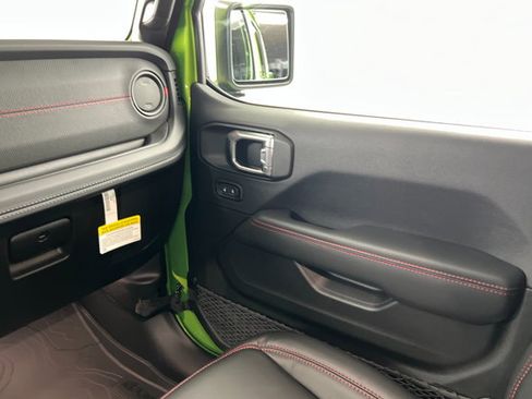New 2025 Jeep Gladiator Rubicon AWD/4WD image 10