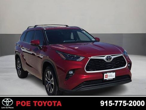 Certified 2026 Toyota Highlander XLE AWD/4WD image 1