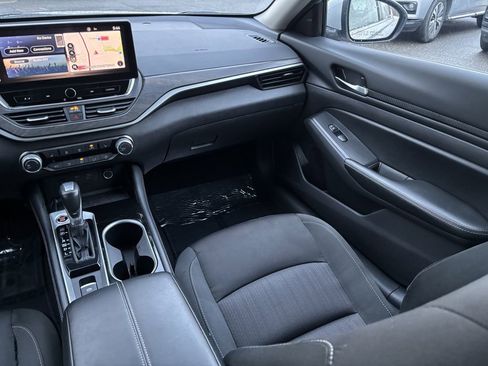 Used 2024 Nissan Altima 2.5 SV w/ SV Premium Package image 23