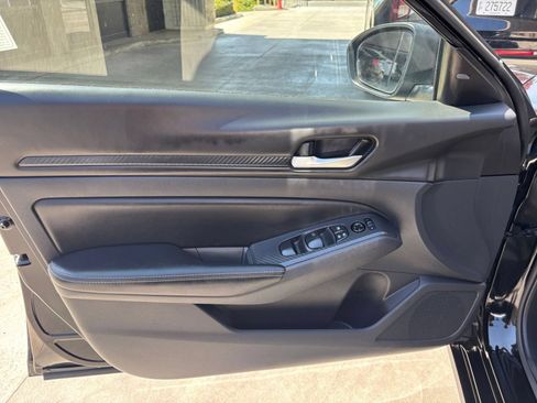 Used 2025 Nissan Altima 2.5 SV FWD image 18