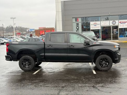 Used 2021 Chevrolet Silverado 1500 LT Trail Boss w/ Convenience Package II image 2