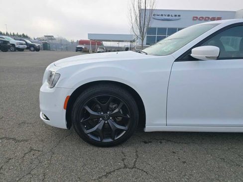 Used 2023 Chrysler 300 S image 18