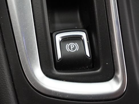 Used 2023 Chevrolet Equinox LT image 35