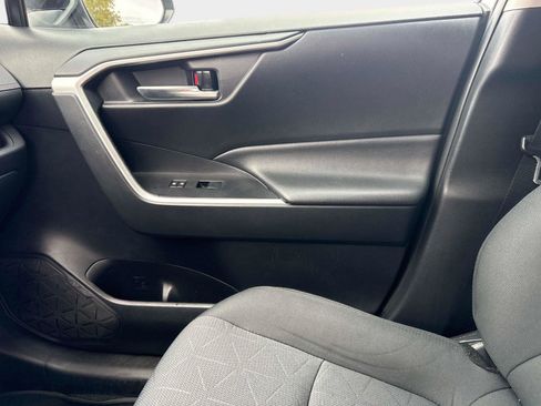 Used 2021 Toyota RAV4 XLE image 23