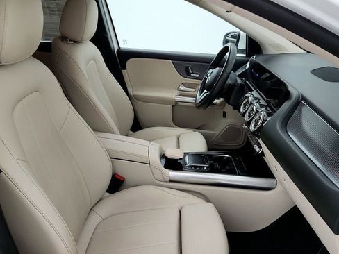 Used 2023 Mercedes-Benz GLA 250 w/ Premium Package image 23