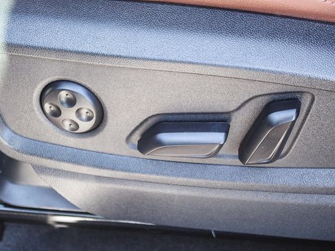 Used 2021 Audi Q5 e Prestige w/ Prestige Package image 21