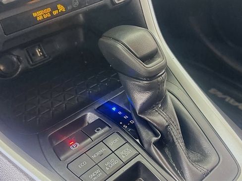 Used 2019 Toyota RAV4 LE image 13