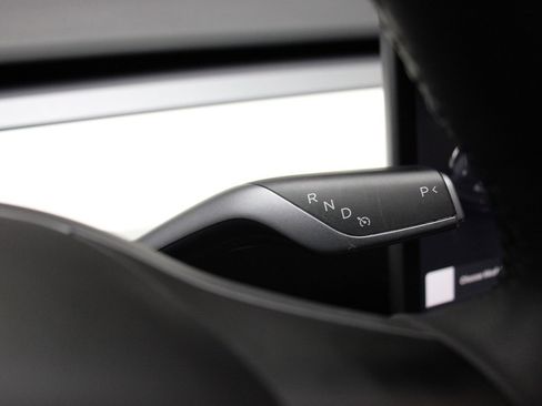 Used 2024 Tesla Model Y Long Range AWD/4WD image 24