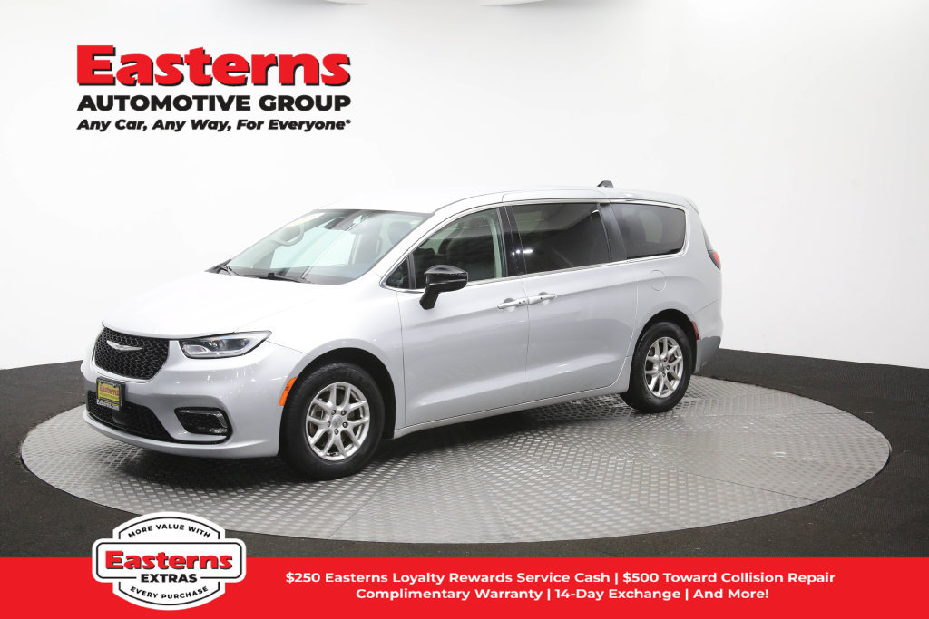 Used 2024 Chrysler Pacifica Touring-L FWD image 56
