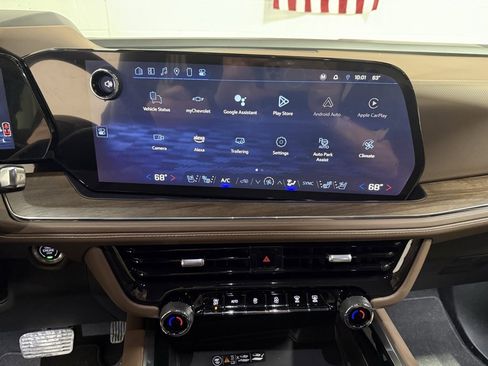 Certified 2025 Chevrolet Tahoe High Country w/ Sun And Tow Package image 14