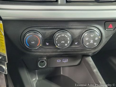 Used 2024 Chevrolet Trax RS image 16