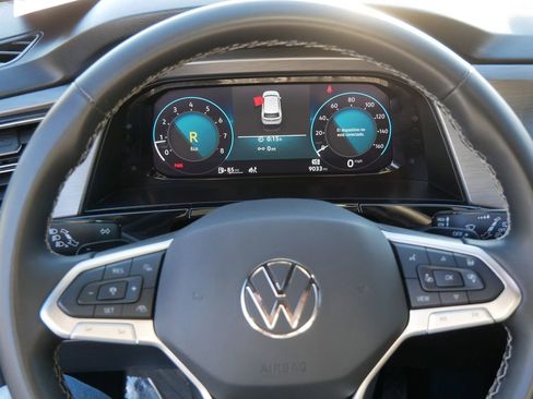 Used 2025 Volkswagen Atlas Cross Sport SE image 24