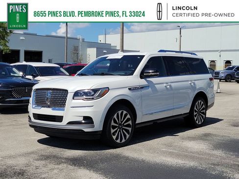 Certified 2024 Lincoln Navigator Reserve AWD/4WD image 1