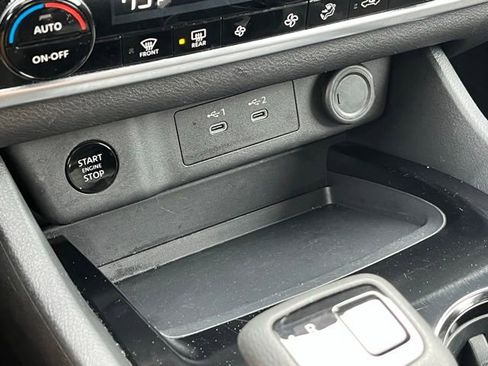 Used 2025 Nissan Rogue SV image 26