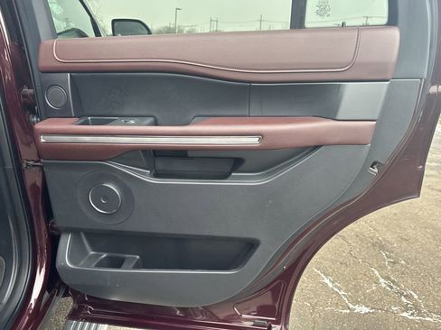 Used 2023 Ford Expedition Limited image 37