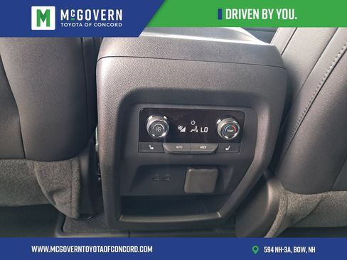 Used 2024 Chevrolet Traverse RS AWD/4WD image 21